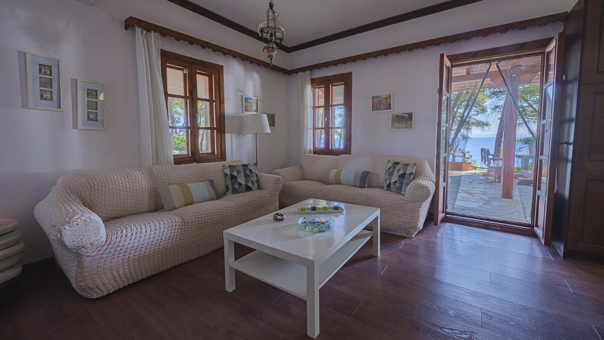 Squirrel Beach Front Villa, Metamorfosi ภายนอก รูปภาพ